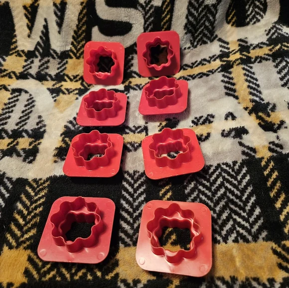 ==$4 each / 5 for $15 / 10 for $25 Tupperware tools / minis / gadgets - Picture 3 of 13